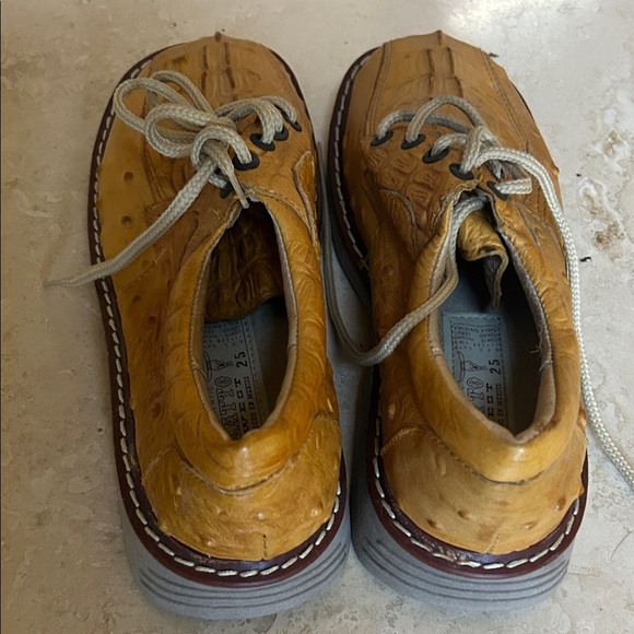 Men\'s Mustard Crocodile Pattern Oxfords